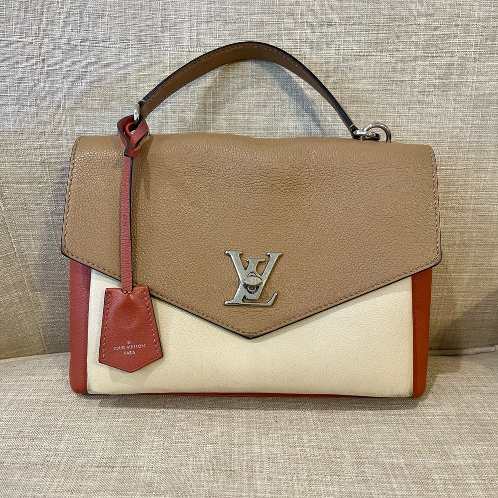 ❌SOLD❌ Lv MyLockMe